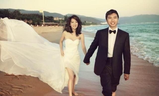 李念真会嫁，老公不仅是哈佛高材生，人也高大帅气！​​​​