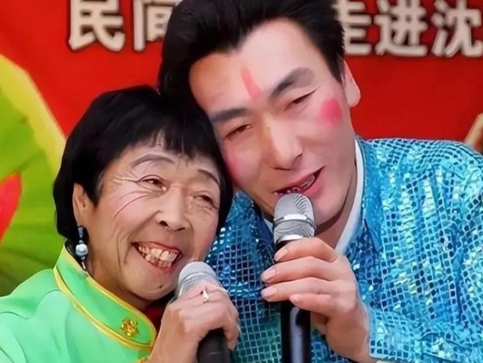 看到李玉成和马玉琴这对夫妻的近况，心里真不是滋味。65岁的李玉成脑梗后生活不能自