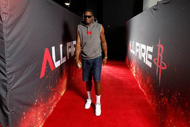 打魔术的比赛是卡佩拉本赛季第一次被DNP，但是结合他在之前的表现以及他在场上的效