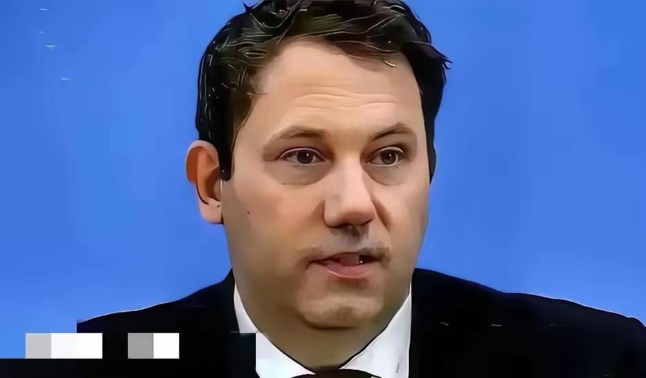 刚从中方访问回国的德国财政部长克林拜恩，在德国接受采访时警告说：我在中国已经亲眼