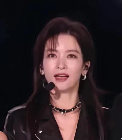 大胆推测，今晚李佳航是睡不着觉了！不是因为自己演的剧播不了，而是因为自己老婆