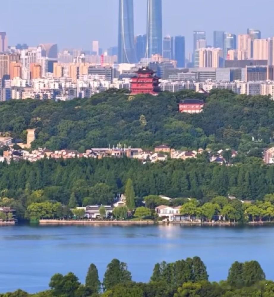 浙江省也在实行强省会，10强区县，杭州占据一半席位提起强省会，人们第一印象就是