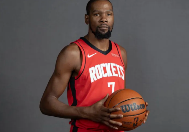 美媒BGNHoops晒出一组数据统计：凯文-杜兰特已经连续13个赛季投篮命中