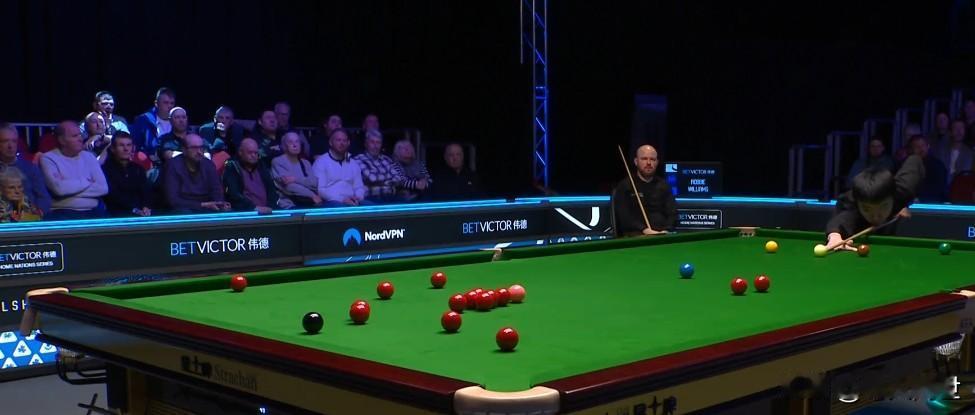 黑马变骏马！江俊连过三关晋级8强。2026斯诺克威尔士公开赛，在刚结束的一场1