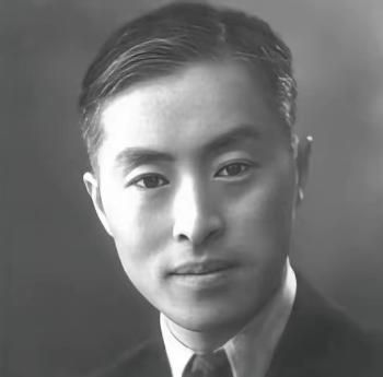 为打倒叛徒父亲，儿子毅然参军，开国大典时被告知：你父亲是特工。这个参军的年轻人叫