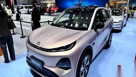 我跟你说，我看到价格的时候，揉了揉眼睛，以为自己加班加昏头了。9万9。一台