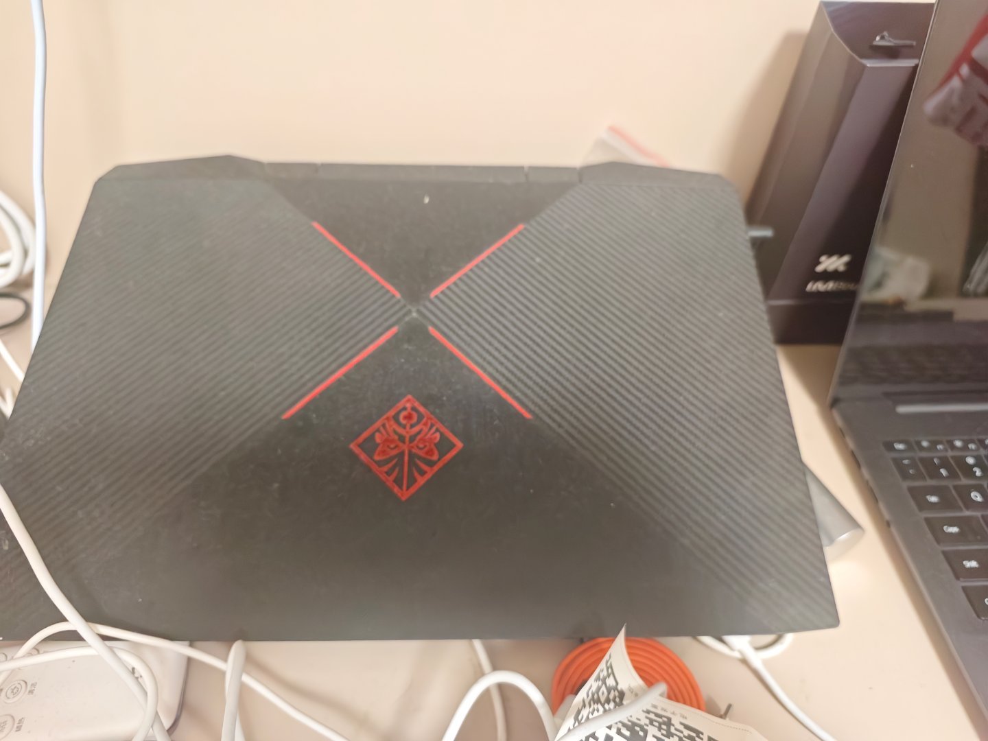 我这台惠普游戏本应该快一年没开过机了，灰都擦过无数次了担心性能不够用买游戏本，结