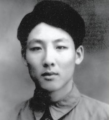 1950年的元宵节，准备回家的孙家栋，发现食堂竟然有红烧肉，一时馋嘴的他，便决定