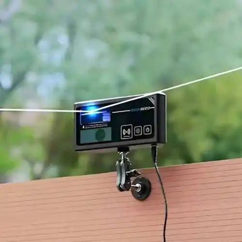 科技前沿，中国AI激光炮打蚊子火到国外了！近日，由中国常州队研发项目的phot