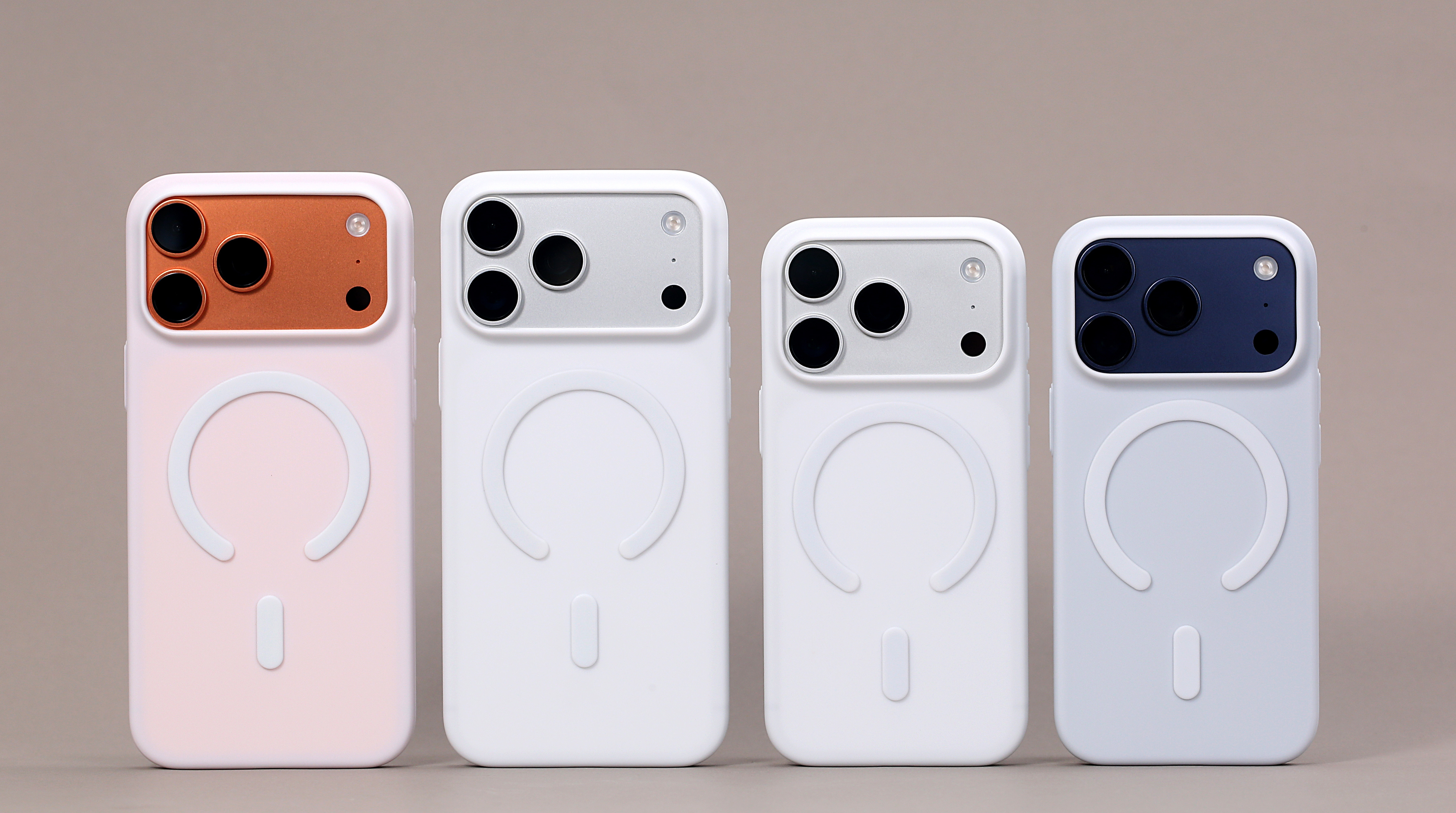 这俩17系列的超薄壳都卖得很不错[捂脸哭]iPhone17系列的卖了四千个了，比去