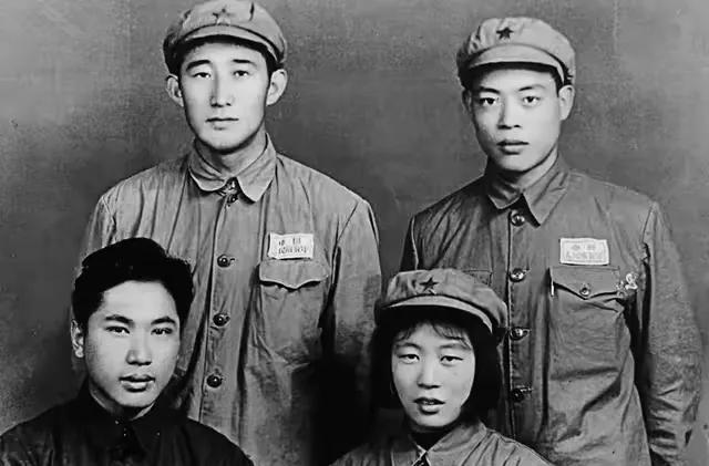 1949年，潜伏在敌人内部的地下党员吴荣森，不幸引起了特务的注意和怀疑，而就在他