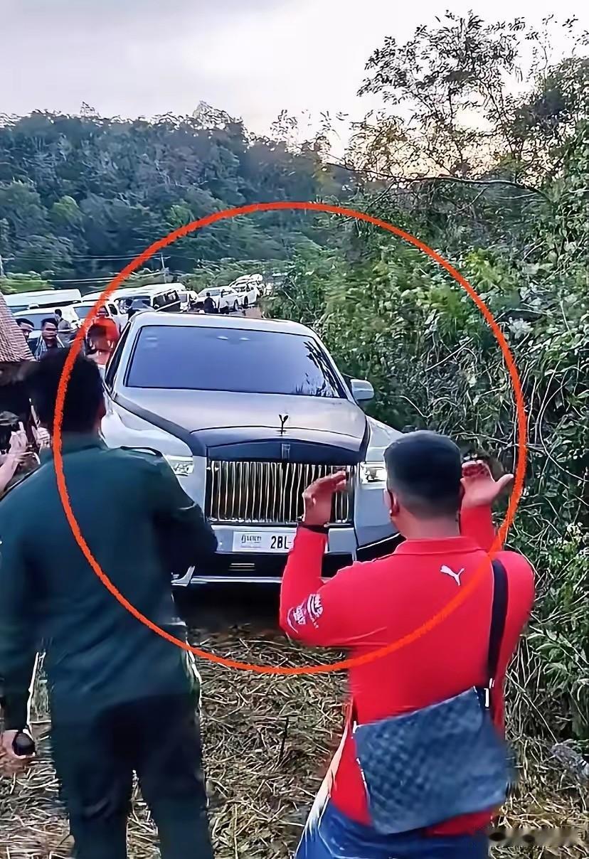 听说那个在柬埔寨搞电诈的陈志，跑路前在新加坡的游艇和11辆豪车全被扣了，价值8个