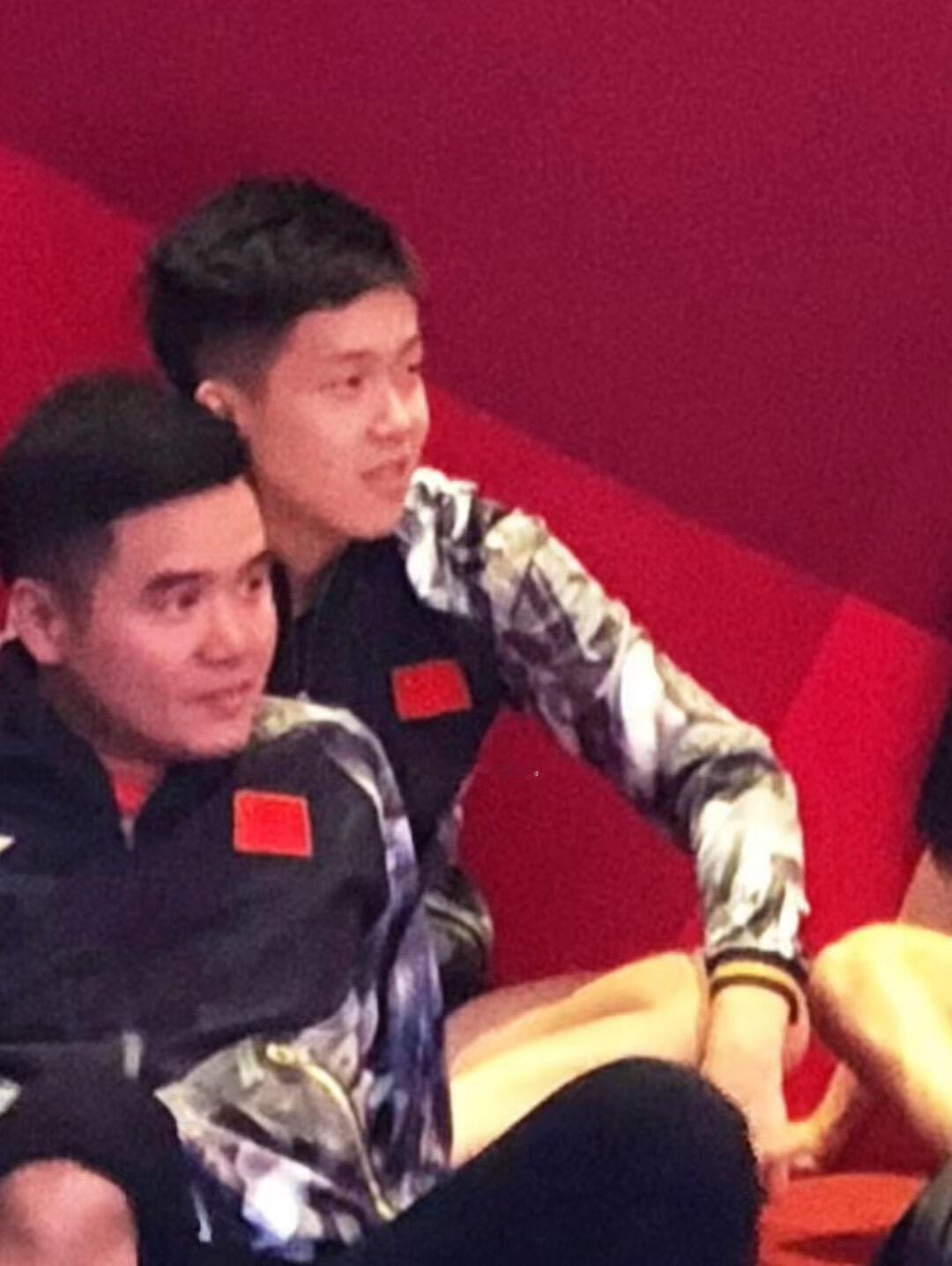 十八岁都很美好，头哥的18，毛头小子，还是一心打比赛，单纯简单的很！伯乐和千里