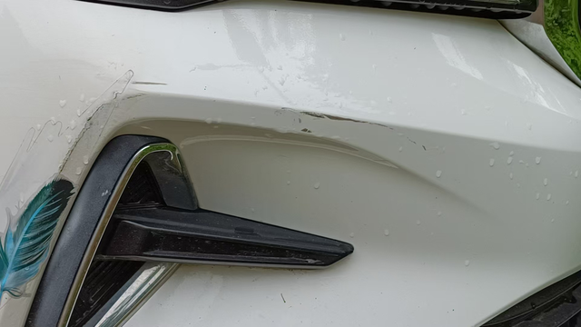 维修费用多少啊四代帝豪2023款车是刚考驾照时候买来练手的所以剐蹭的地方很