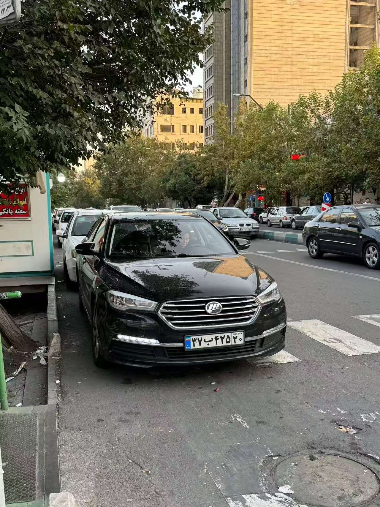 伊朗街头中国车的比例很高，因为中国是#伊朗#第一大外资汽车来源国，奇瑞是当地第