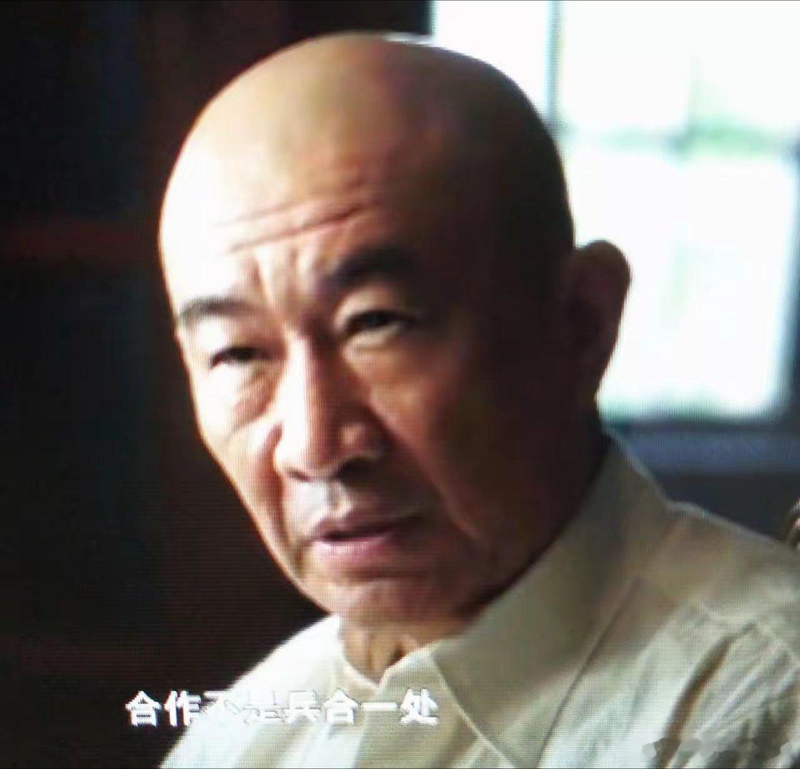 《九个弹孔》不查不知道，原来，剧中扮演陈木青陈将军的演员石兆琪，做演员纯属因为一