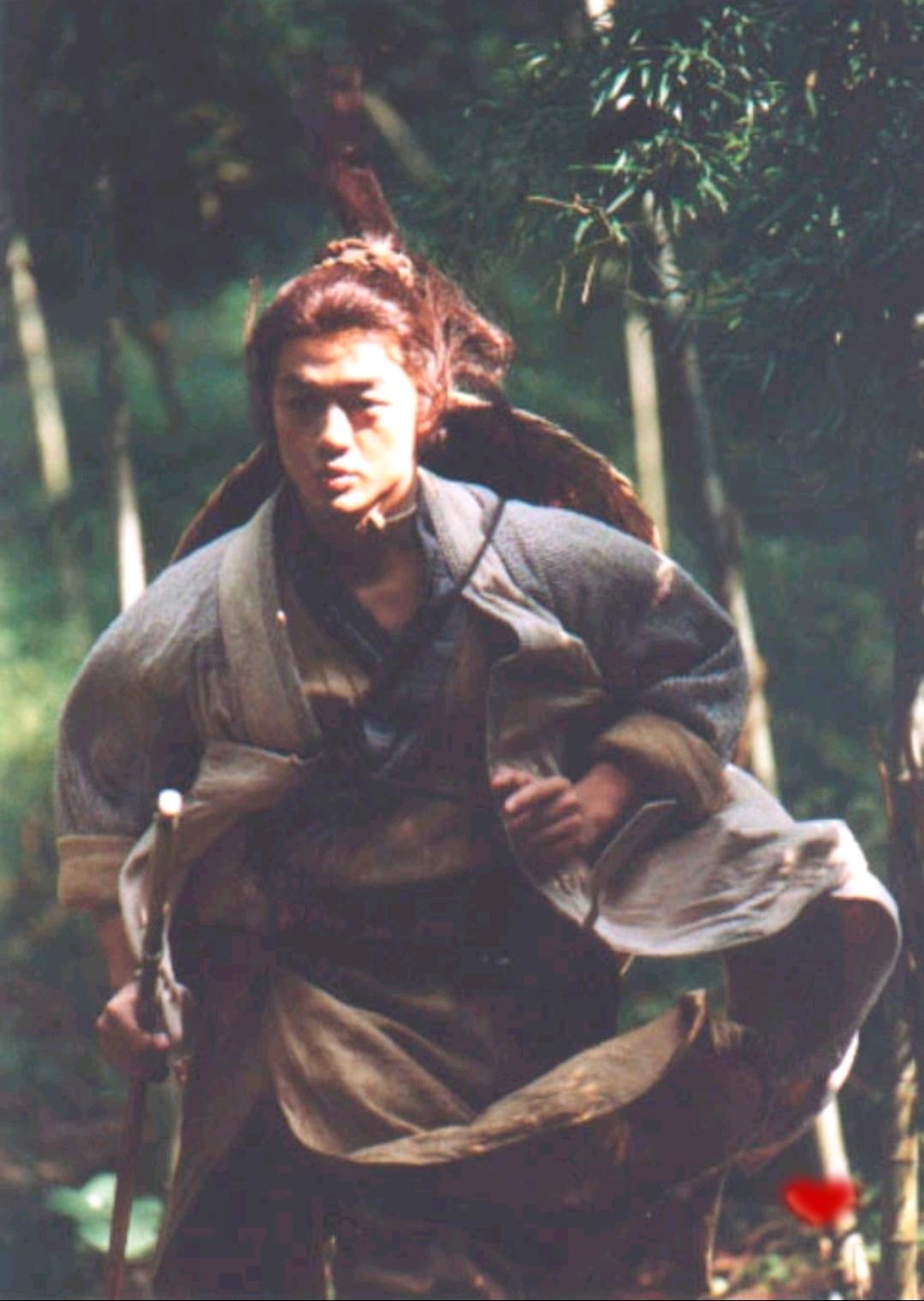 “侠之大者，为国为民”，饰演过大侠郭靖、令狐冲的李亚鹏，23年，“软猬甲”终上身