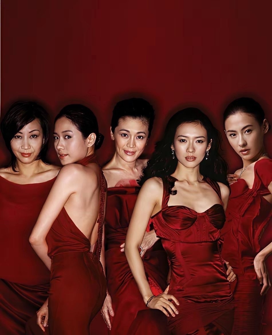 这套图的章子怡完完全全是野心家吧，野心好像是早年章子怡的代名词