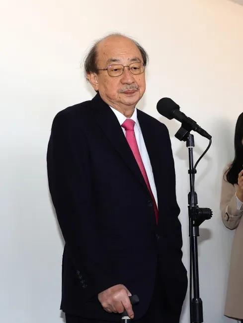 韩国瑜玩“韩氏幽默”盘点“立法院”四大美男，结果是隔空打牛，让民进党“永远的总召