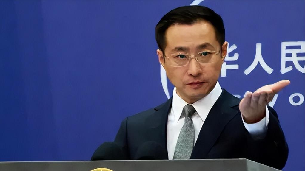 还是没扛住,李嘉诚卖掉巴拿马运河运营权,套现190亿,我方表态