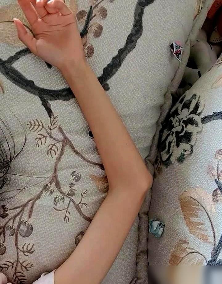 海宁有个考生，去年被北大录取了却没去报到，放弃到手的北大入学资格，沉寂复读三百余