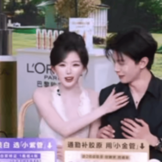 不齐而俞孔雪儿邓凯肤色差一个直播肤色差我就轻易磕到了！怎么剧都播完这么久了邓凯