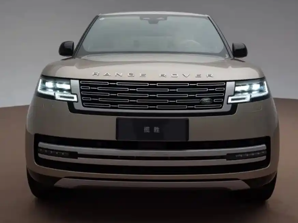 全球限量仅3台，马年高定版秒没2026款路虎揽胜家族来了首先，揽胜这次把劲儿用