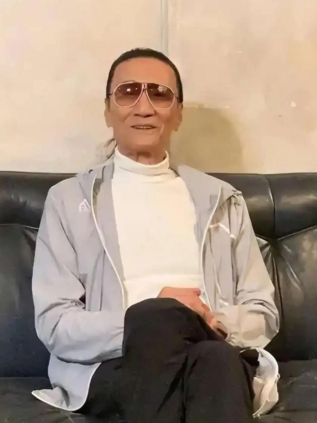 婆婆一句话点透！都在热议王菲会不会现身谢贤葬礼，我随口问家里婆婆，她几句话直接