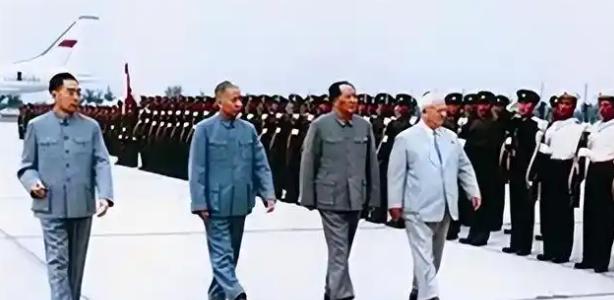 赫鲁晓夫对中国有3大贡献：把斯大林时期赖着不给的旅顺港归还，为中国提供上百万吨粮