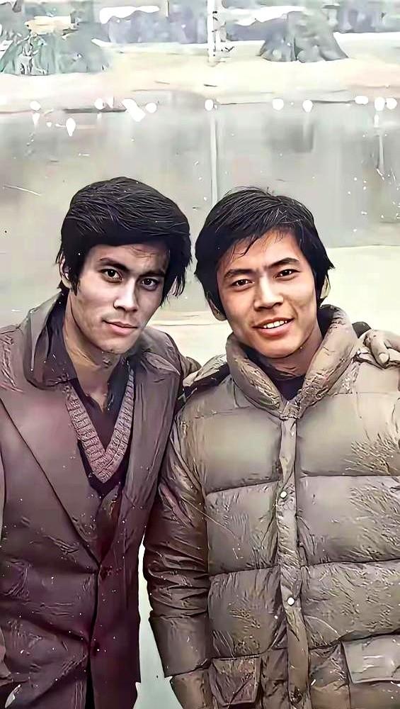 1985年，倪大红拍戏赚了700块，在当时是笔巨款。他立马给团支书张光北发电报，