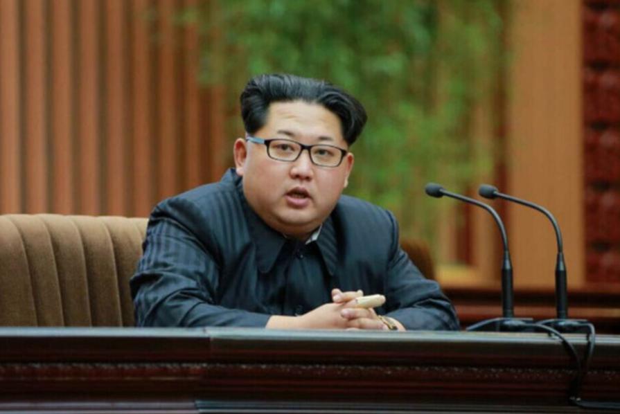 金正恩现身，朝鲜出手了！在近期，中日局势愈发紧张的时候，朝鲜居然向日本海试射了一