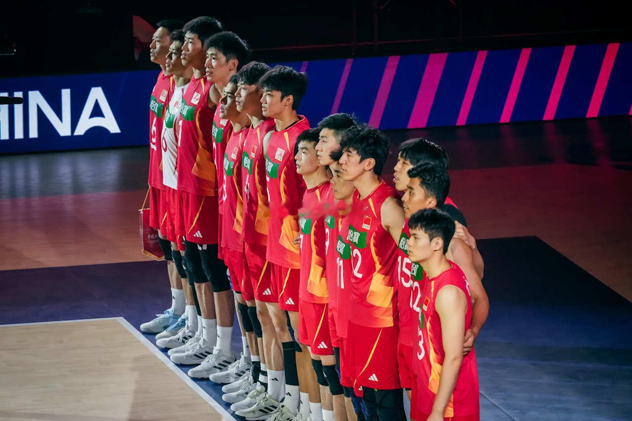 中国男排3-2韩国男排（亚运会D组）中国男排个人得分统计温子华：24分（35扣2