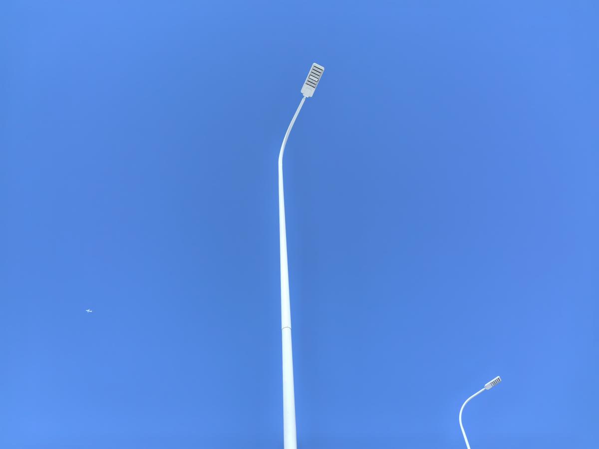 为啥造摩托车的突然涨停？答案特简单——几千块的摩托车发动机，一旦飞上天空，身价直