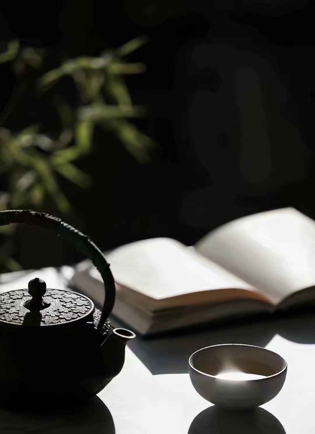 非常现实的一段话：“别总愁老了怎么办，普通人平平安安到70岁，最多活到80岁，就