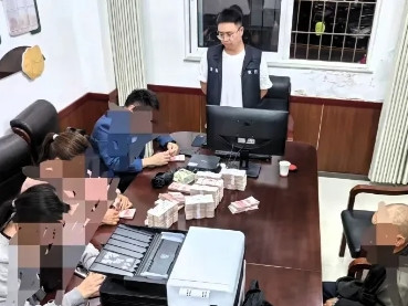重庆，三兄妹年幼时，父亲在工地身亡，获赔120多万，由爷爷替孩子保管，三兄妹成年
