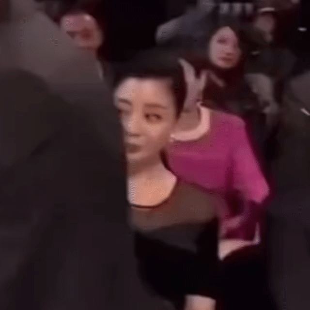 杨紫获奖孙俪吴越反应，这个剧情似曾相识啊杨紫和迪丽热巴的金鹰白玉兰谁更水？