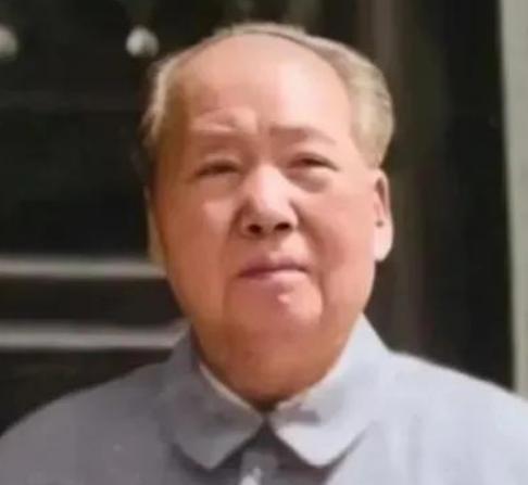 1975年，步入82岁高龄的毛主席询问：功德林中，还有战犯吗？工作人员回应：还有