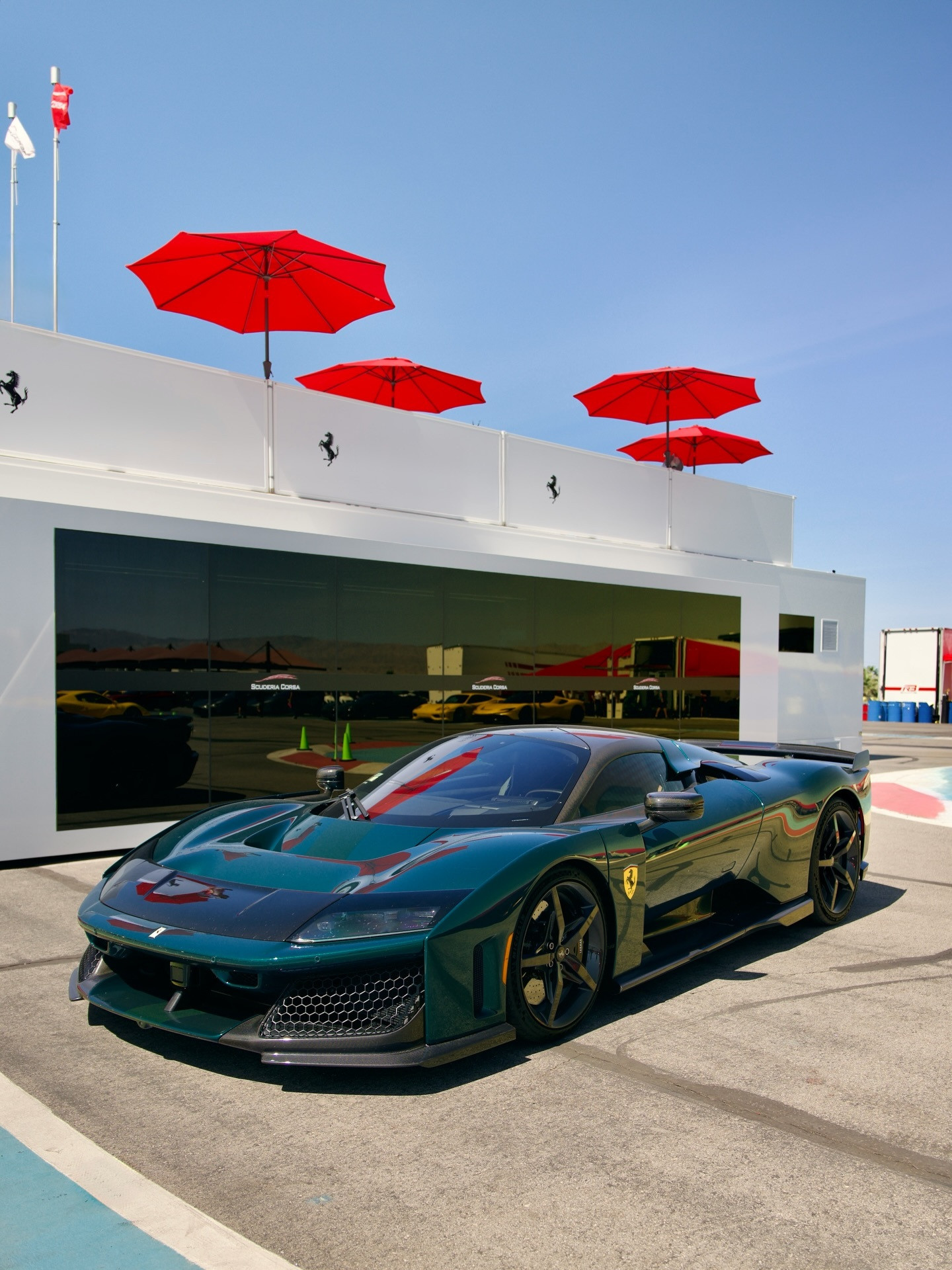 早上好绿色的法拉利F80帅不帅？