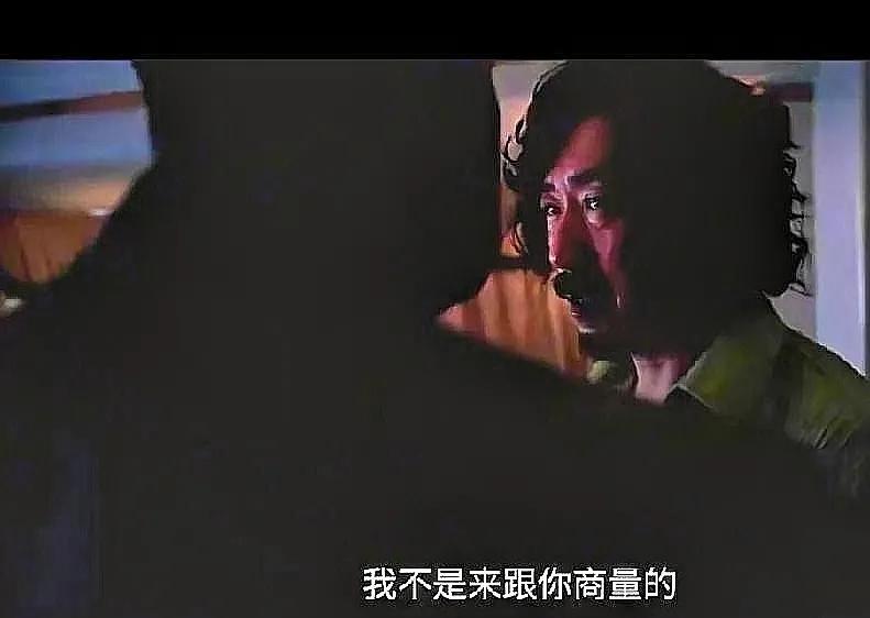 10.《扫毒风暴》。喜哥还在做着跟卢少骅卖冰毒发财的美梦，副镇长过来紧急通知他必