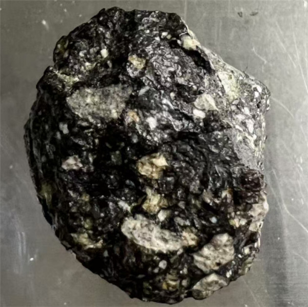 【中国本土发现首块月球陨石有重要发现揭示关键地质事件】据媒体报道，2026年世