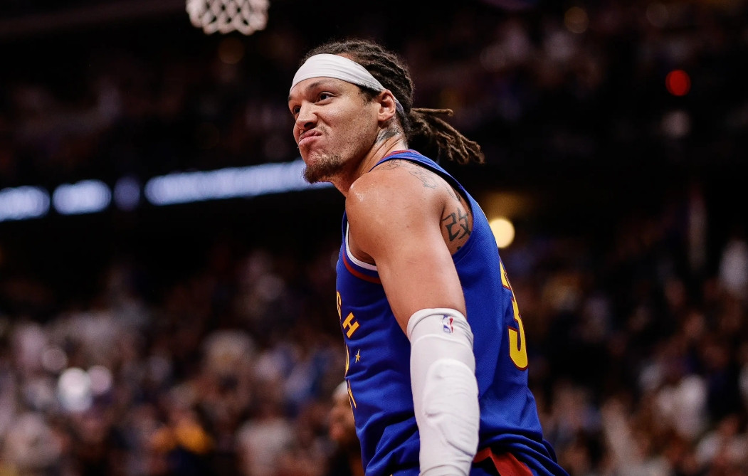 戈登的使用起源于上赛季初，刚打几场比赛的腿筋伤，从此玻璃化。复出之后开始降时间