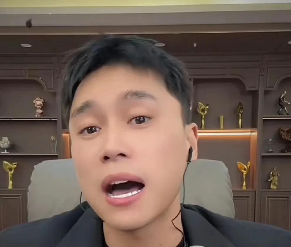 刘二狗喊话嫂家狗jb不是，跪下！还说我机房，打一把你