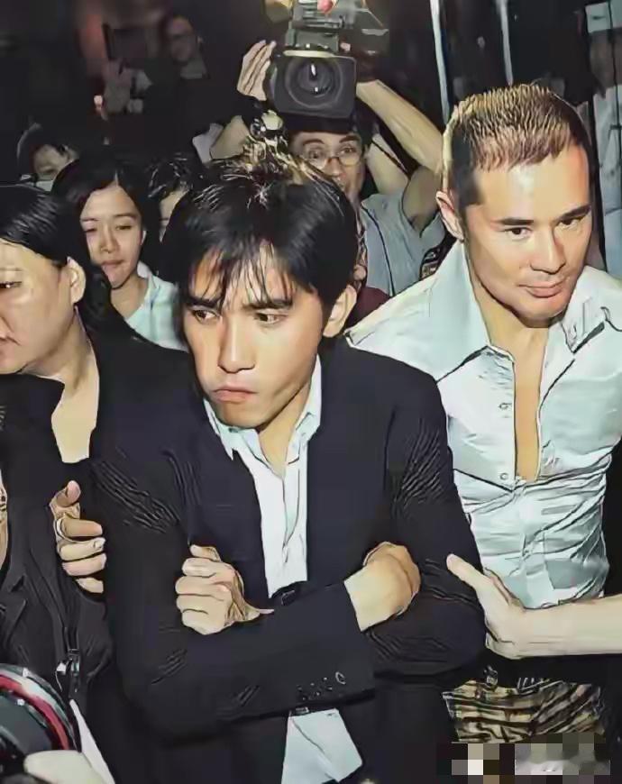 巅峰梁朝伟，比黎明还要帅