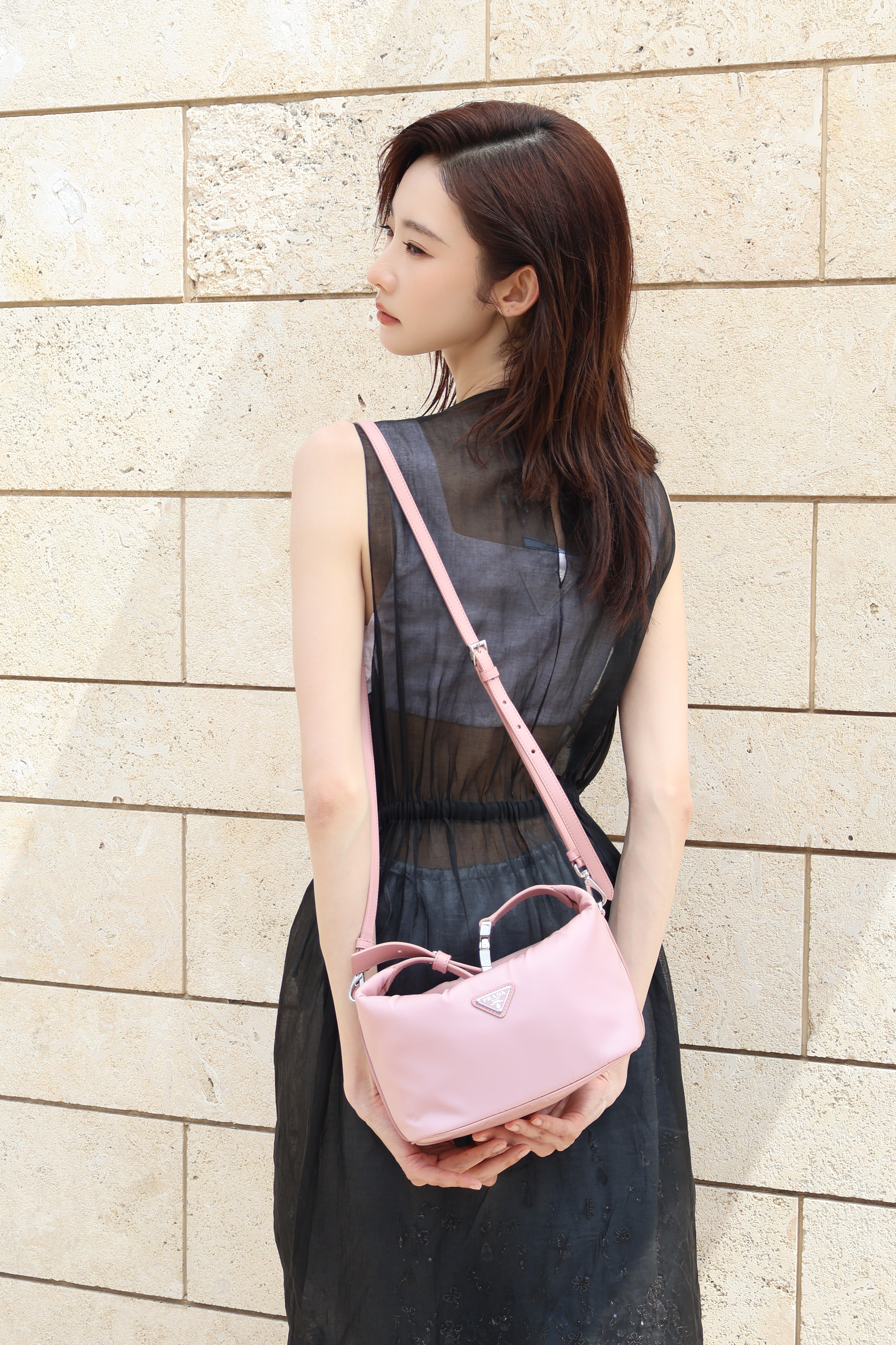 张艺凡