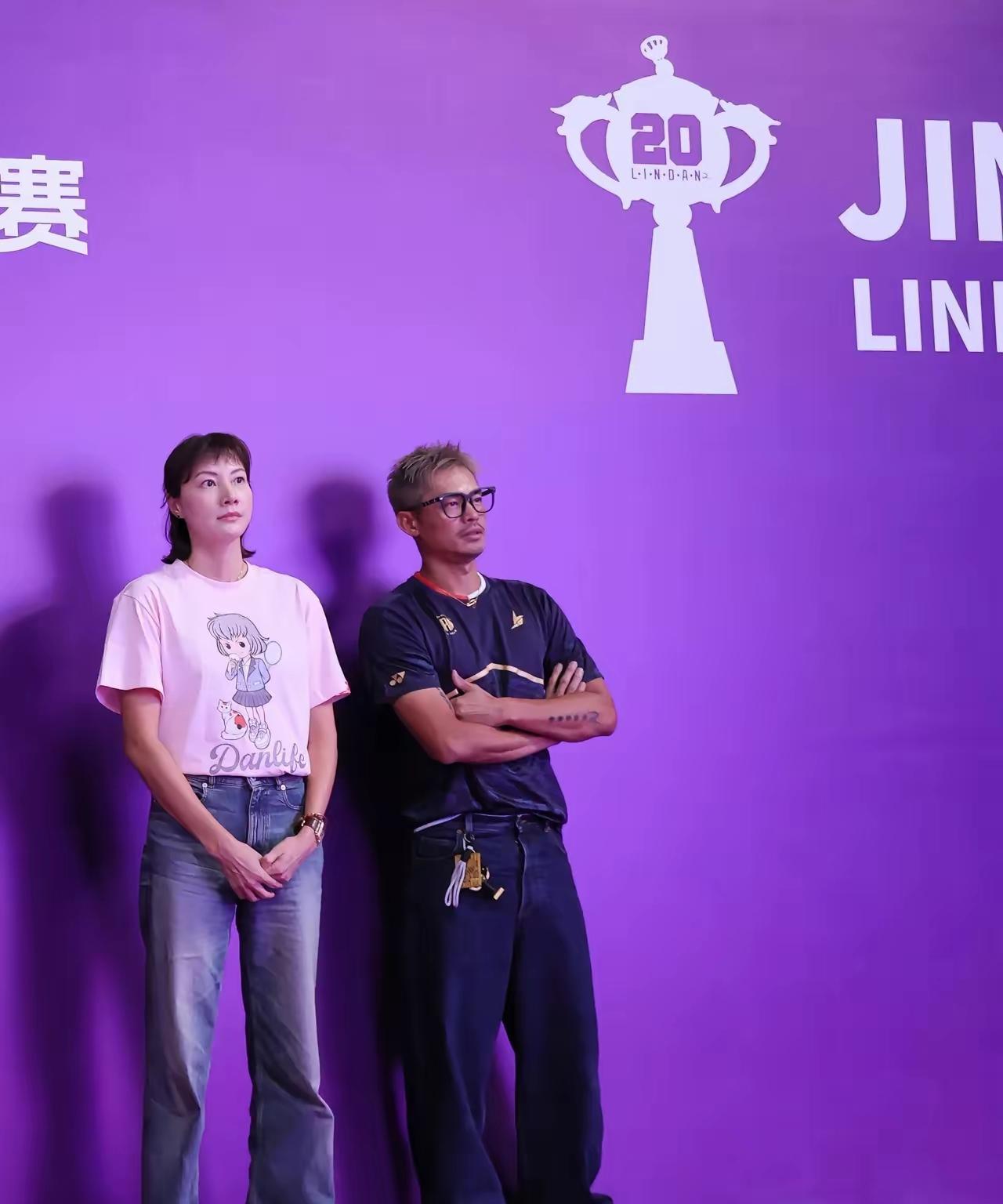 果然做了妈妈才懂妈妈啊我问我妈妈，谢杏芳和林丹都像图片这样了，为什么还不离婚呢