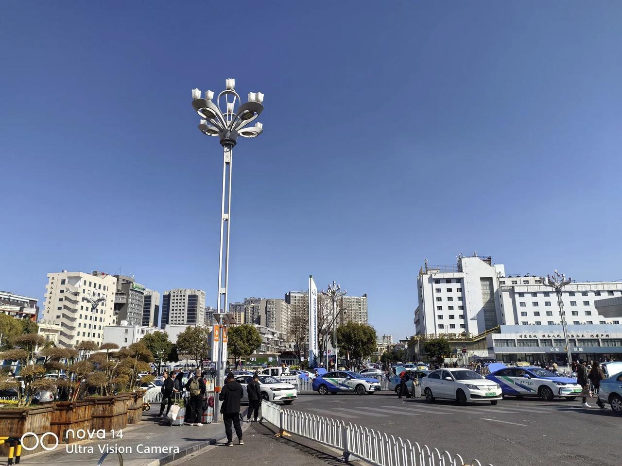 “春运”这个词，记不清何时从新闻媒体中销声匿迹了。1999年春运时，我在外省读