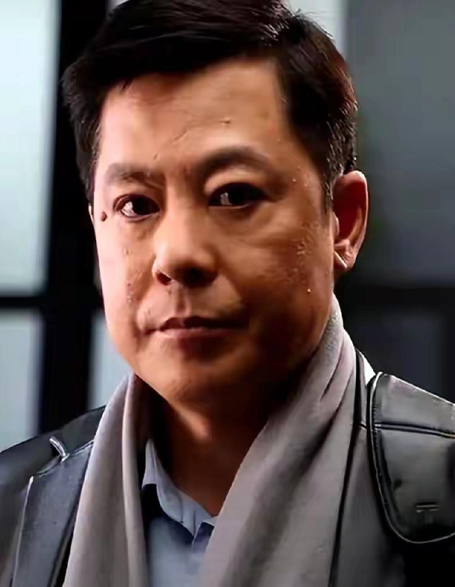 61岁戏骨晒美国奢华生活被骂忘本，真相曝光全网沉默61岁老戏骨孙思瀚，是荧