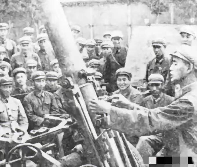 上世纪50年代，我国急需一款大口径攻坚重炮，南京307厂临危受命，接过代号“70