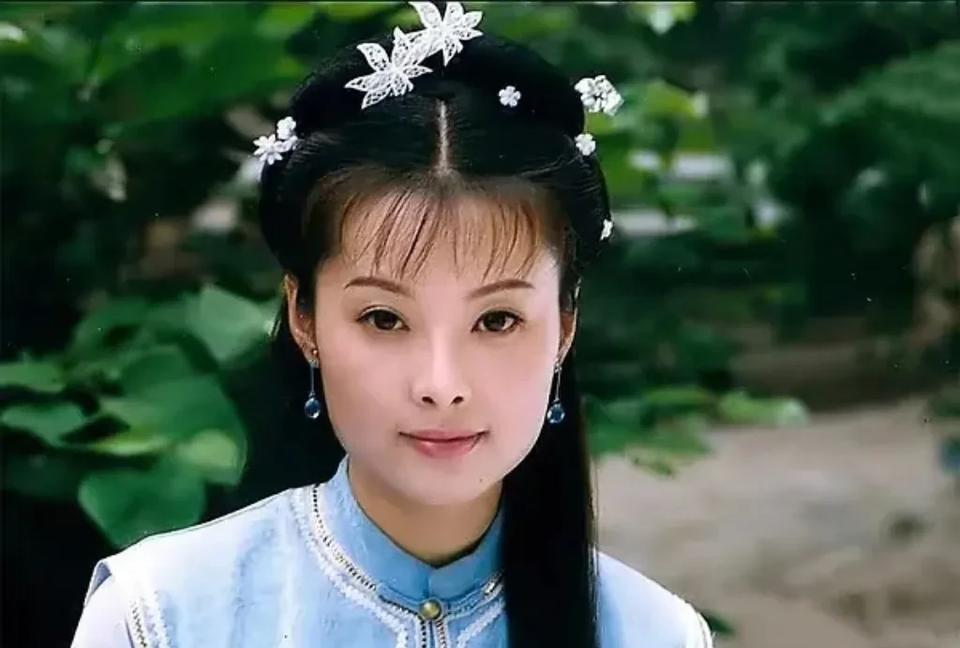 有人说她是疯女人经历三婚第一段和演员赵岭闪婚闪离第二段与加拿大企业家林博文