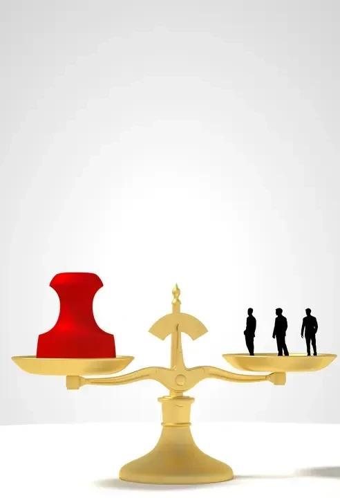 目前发现一个比较可怕的社会现象，不知是法治建设更细致了，还是文化建设更文明了，总